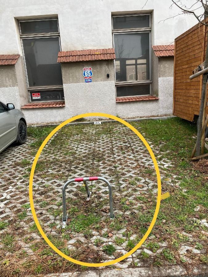 The Town Hall Residence -Welcome Home Apartment-Free Outdoor Parking-Ac 科希策 外观 照片